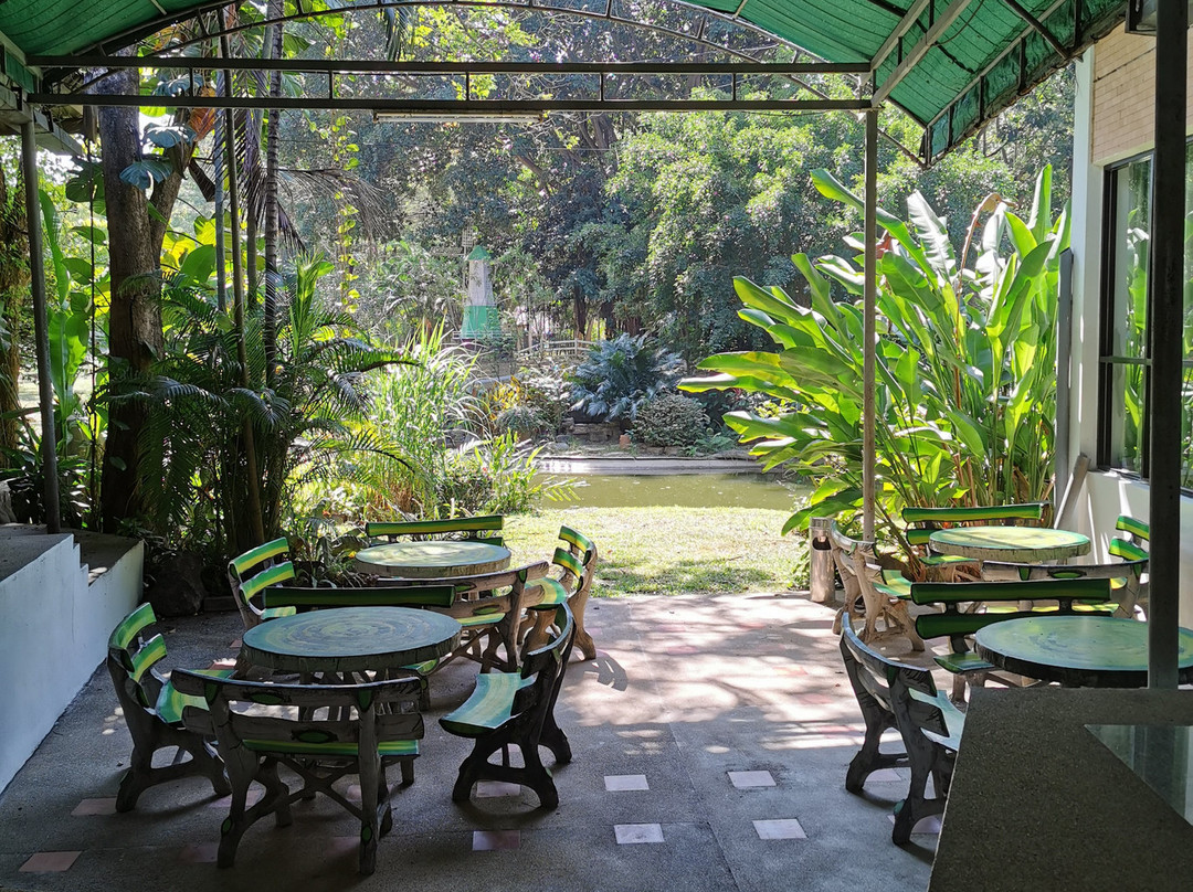 雷克斯桂河渡假酒店主图