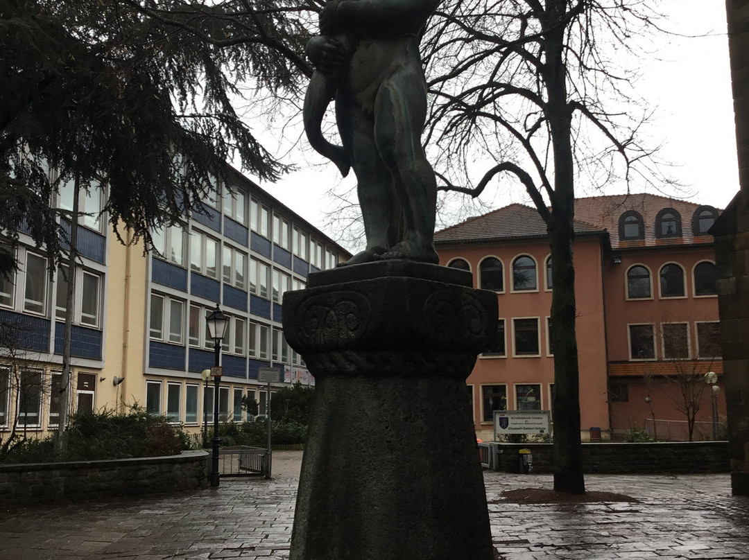 Fish Boy Statue-哈默尔恩必去景点