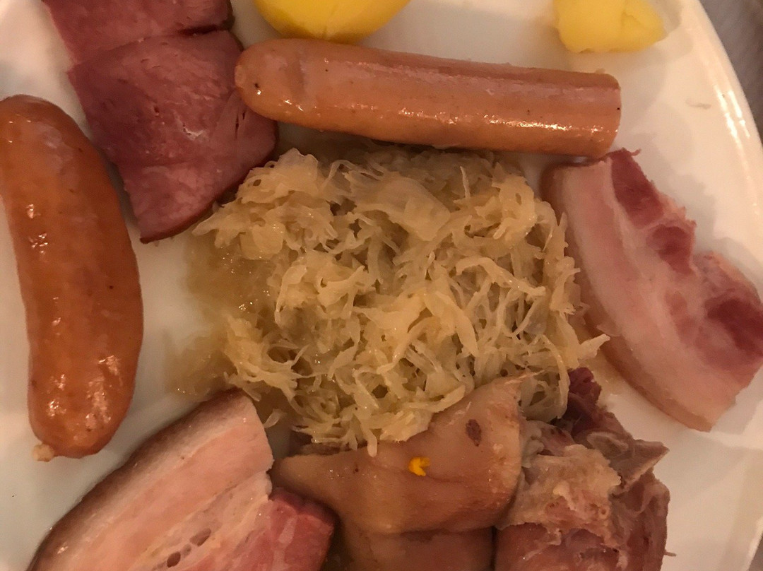 Au cheval blanc主图