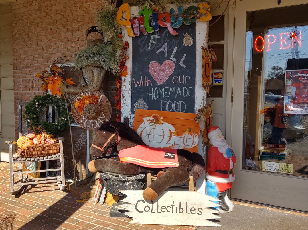 Carriage House Antique Market & Cafe'-Jackson必去景点