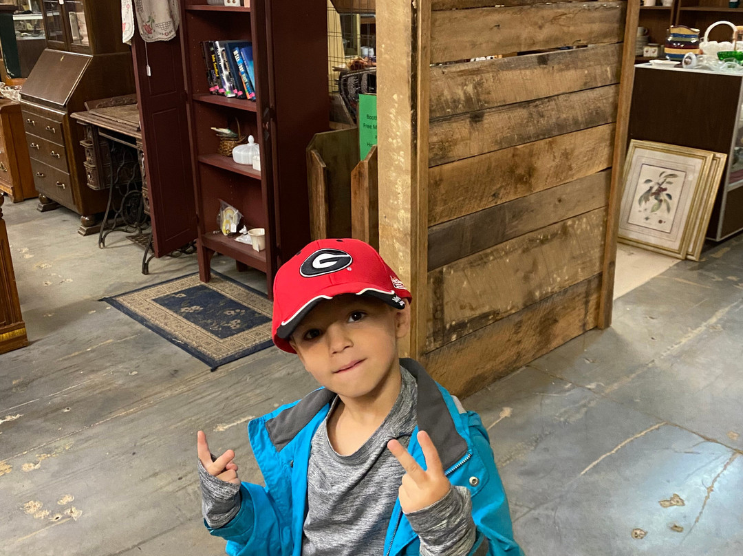 Country Road Antiques-Trade必去景点