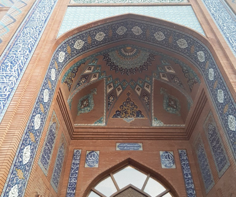 Imamzadeh Mausoleum-占贾必去景点