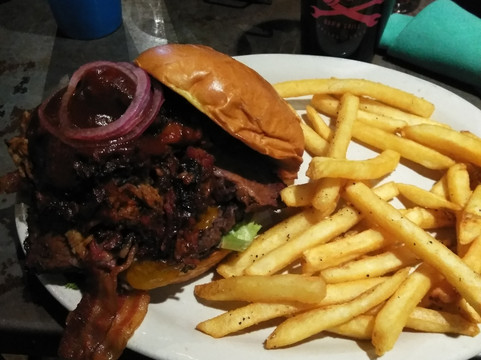 Gas Monkey Bar N' Grill-达拉斯必去景点