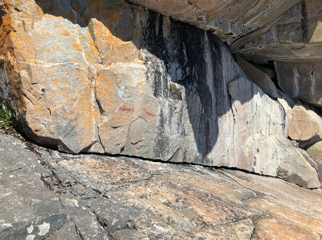 Agawa Rock Pictographs景点图片