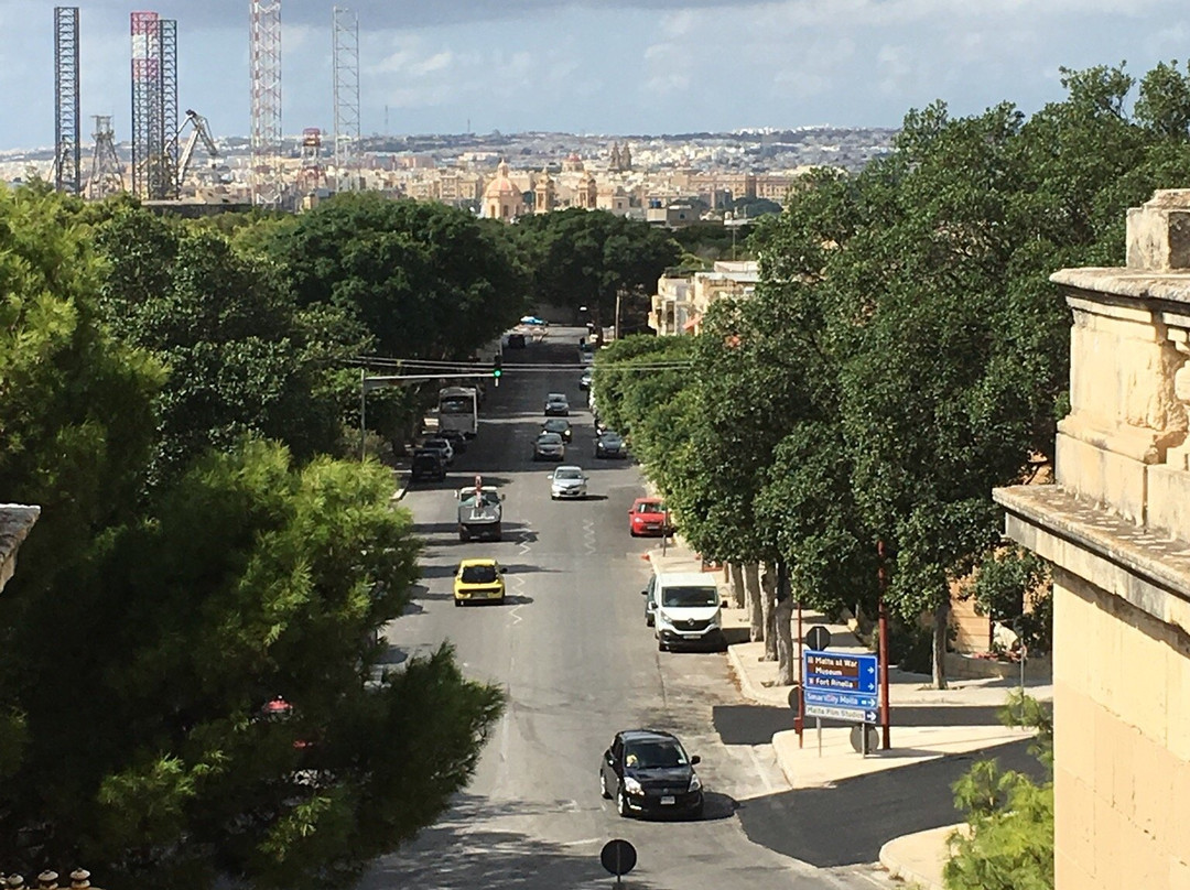 Notre Dame Gate-毕尔古必去景点