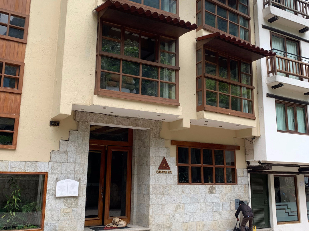 卡萨得索尔麦池皮池酒店主图