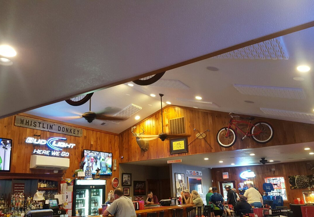 Whistlin' Donkey Sports Bar and Grill景点图片