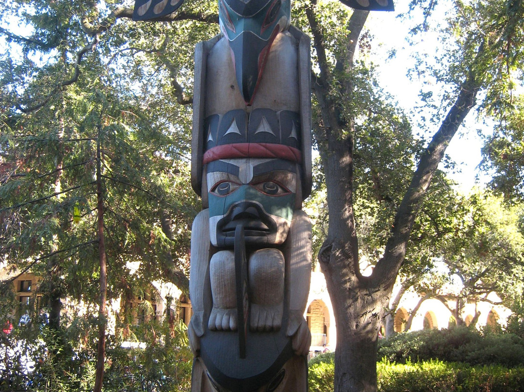 Boo-Qwilla Sculpture