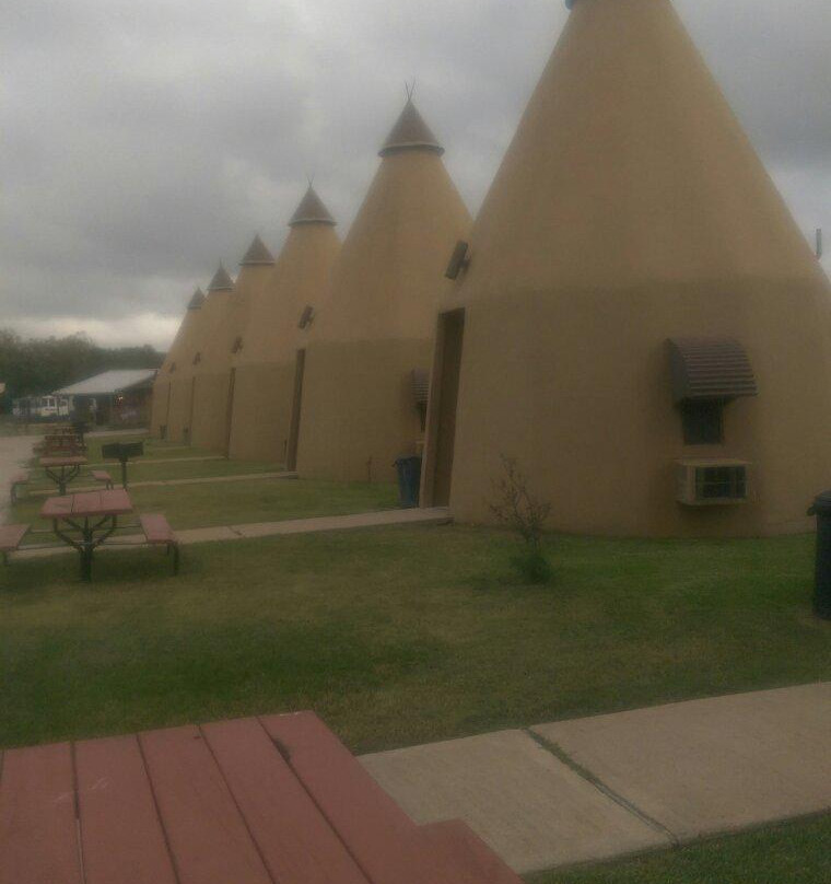 Tee Pee Motel