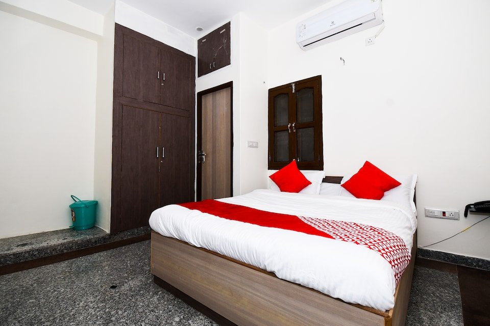 OYO 27876 Hotel Preminn主图