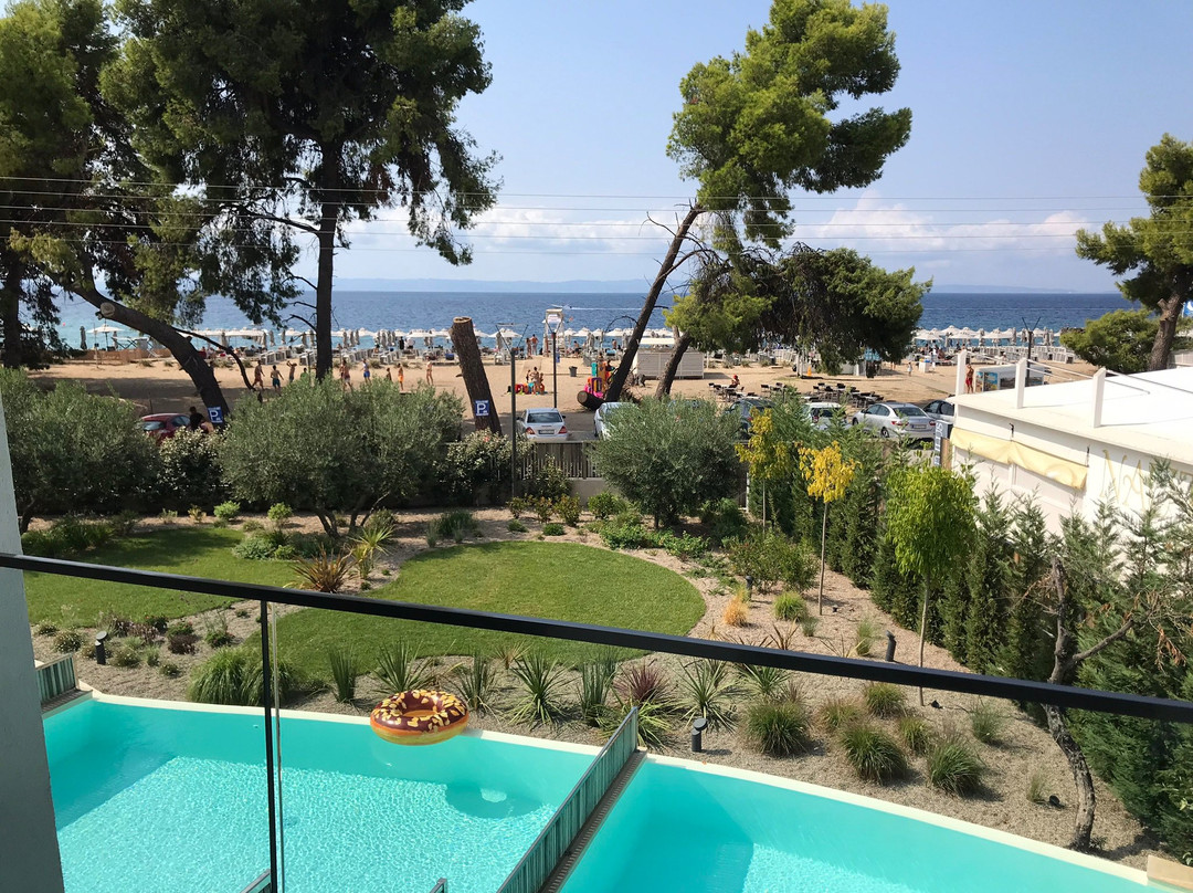 Lagomandra Beach Hotel主图