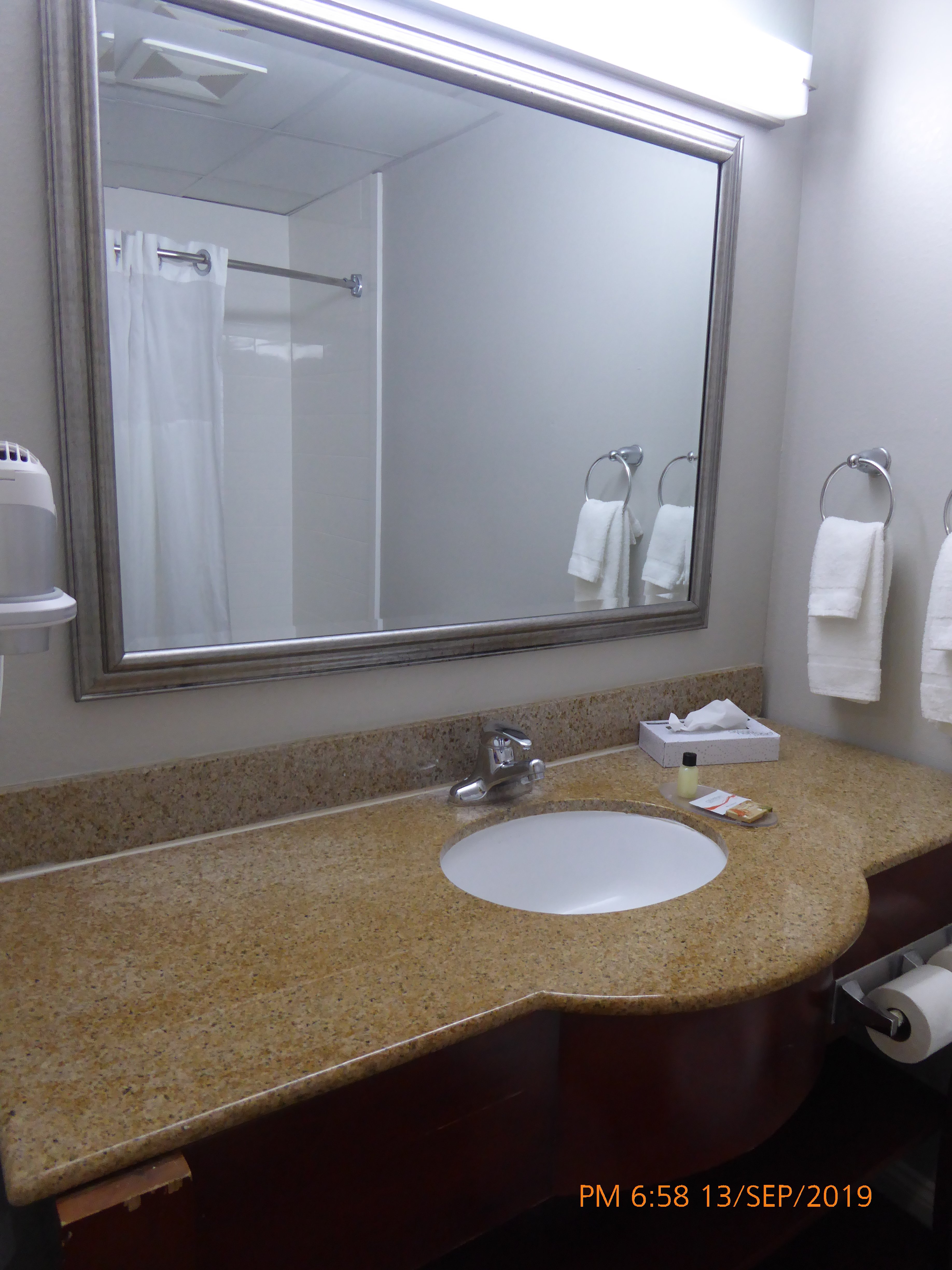 Wingate by Wyndham Savannah Gateway-浴室