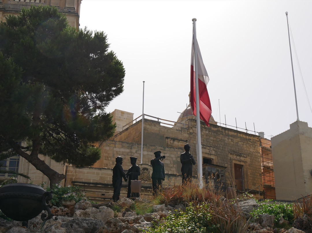 Freedom Monument-毕尔古必去景点