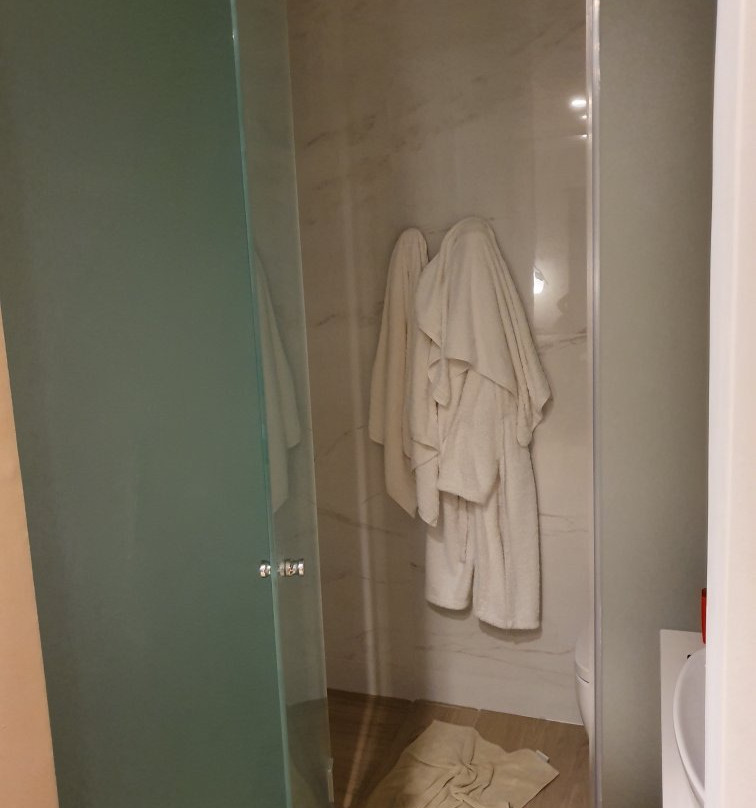 The City Hotel and Suites主图