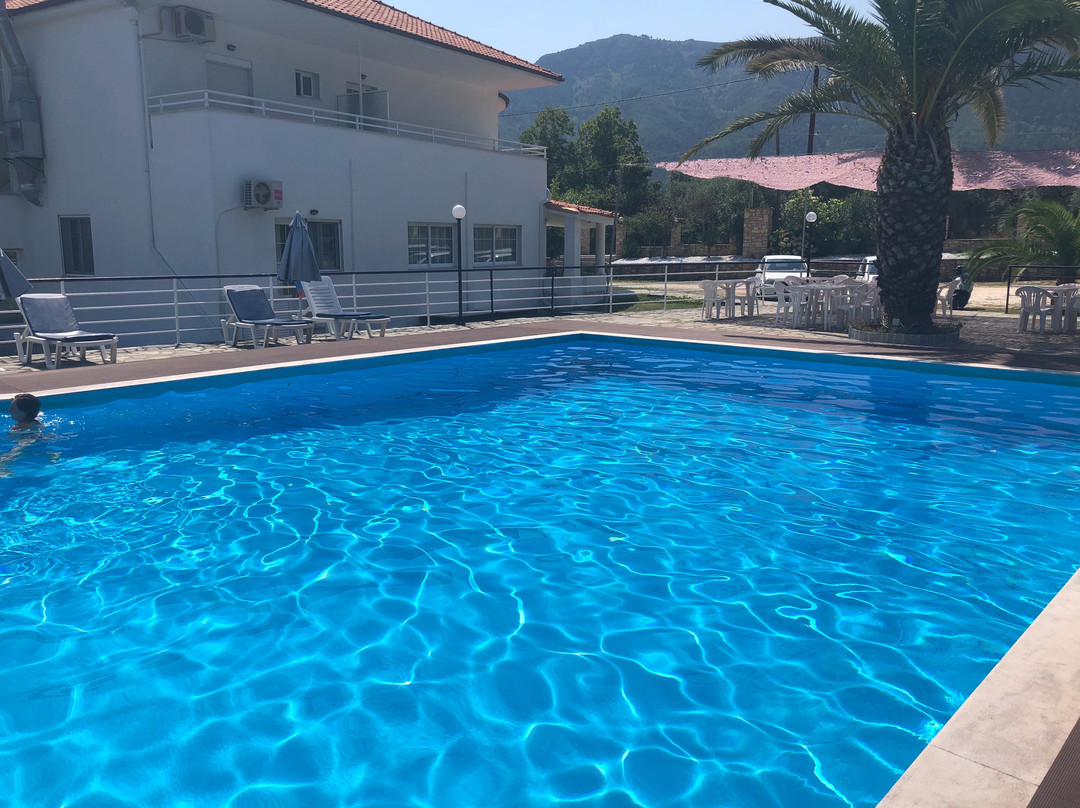 Achillion Hotel主图