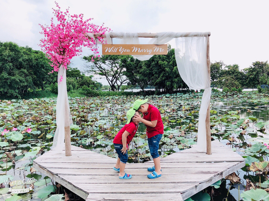 Suoi Mo Park Resort
