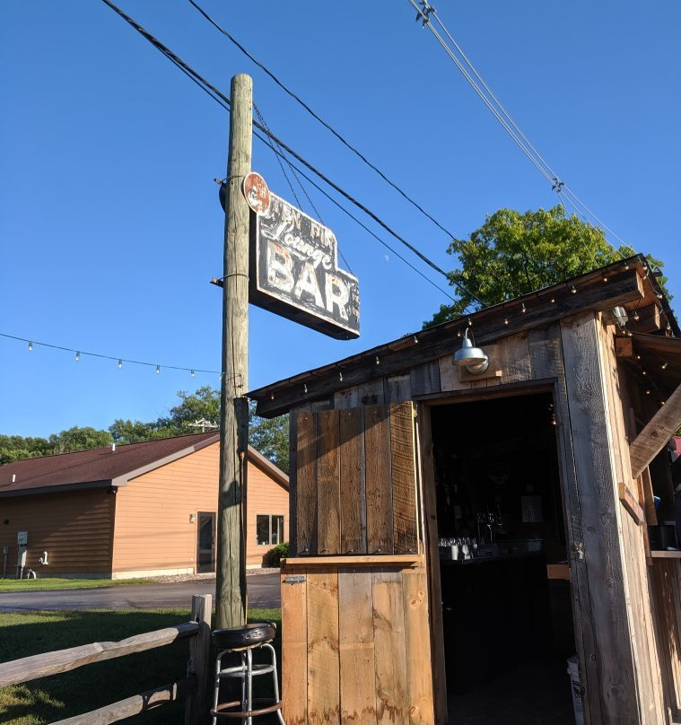 Lake Ann Brewing Company景点图片