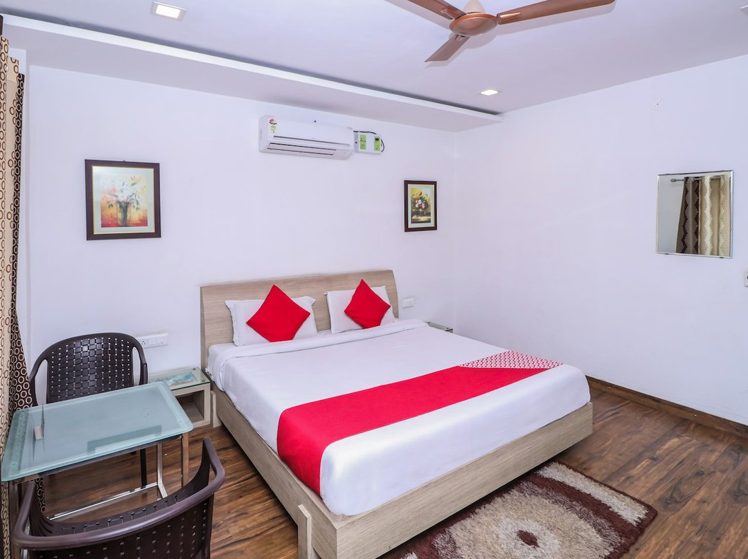 Hotel Divine Residency主图