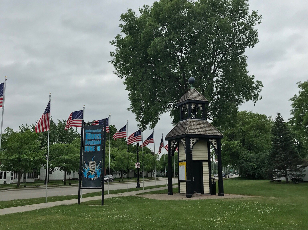 Minnesota Square Park景点图片