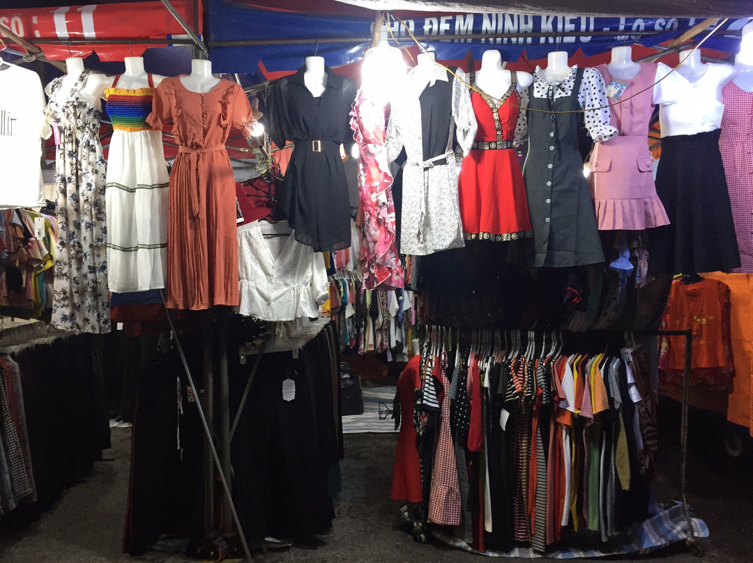 Tay Do Night Market-芹苴必去景点