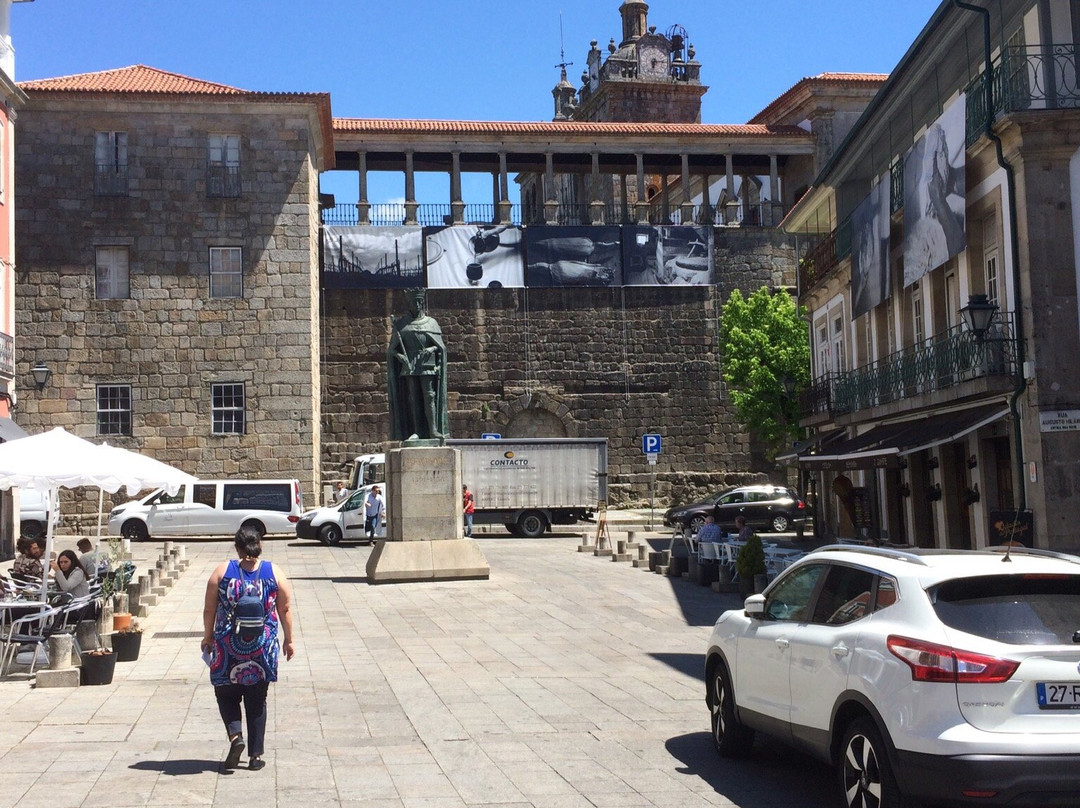 Estatua do Rei Dom Duarte景点图片