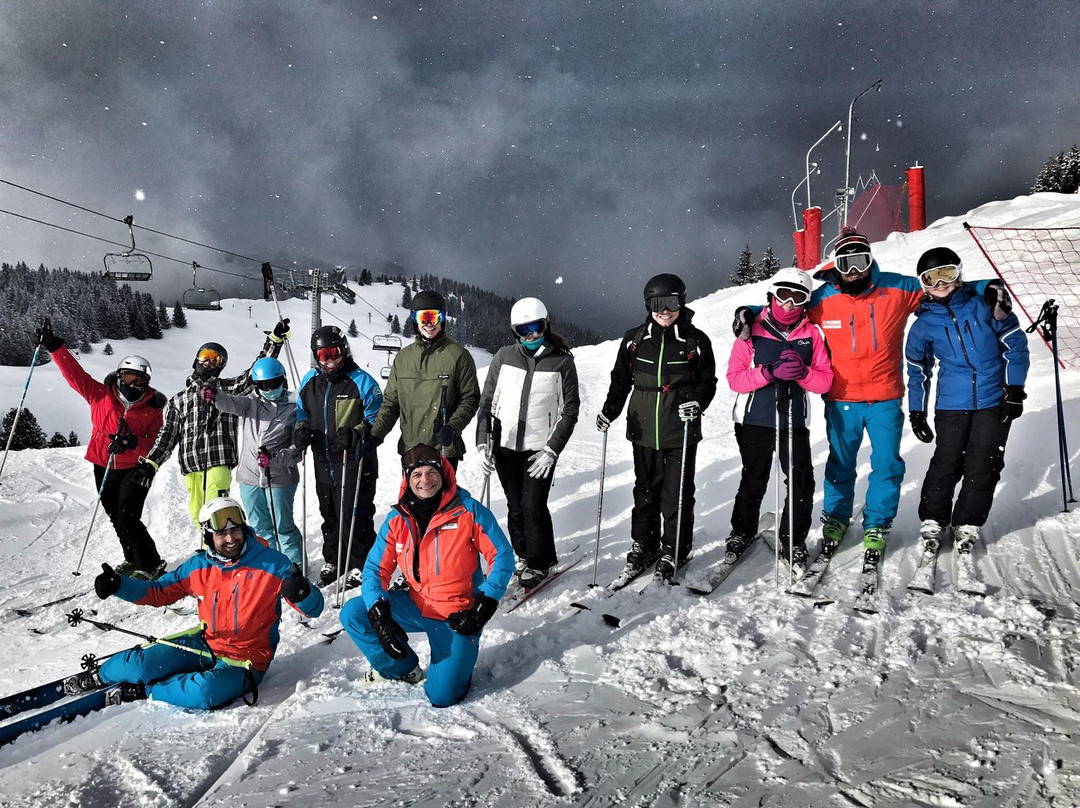 Oxygene Ski & Snowboard School La Tania景点图片