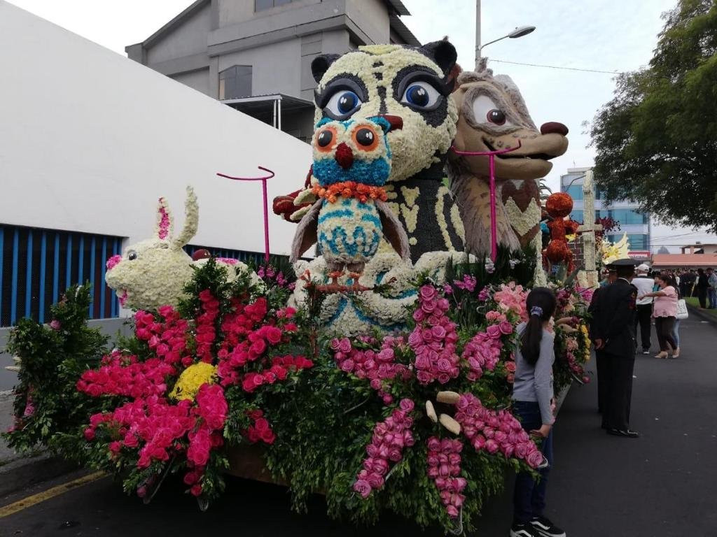 Monumento Ambato Tierra de Frutas y Flores-安巴托必去景点