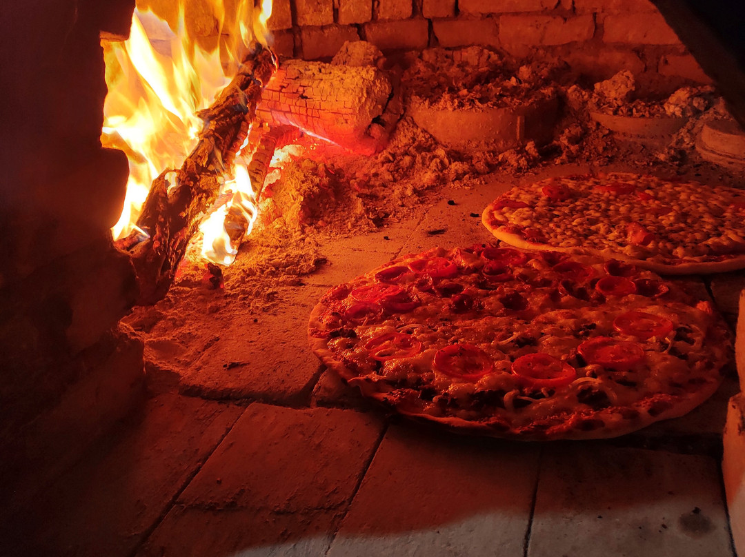 À Brasa Pizzaria & Picanhas