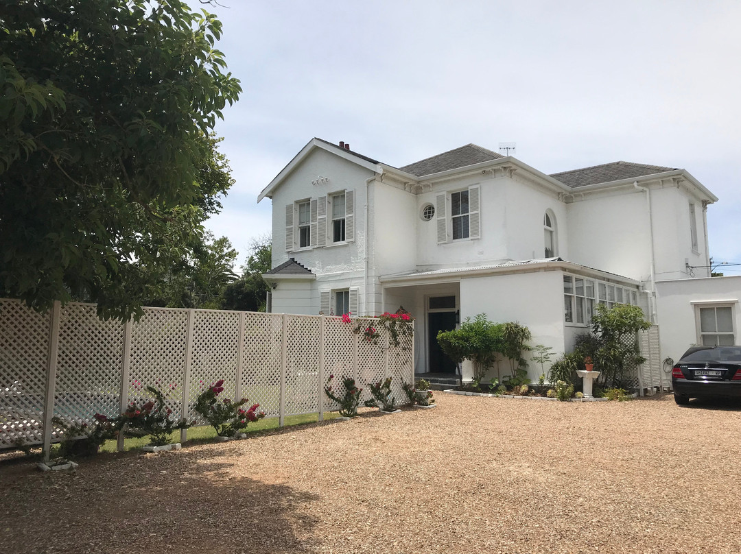 Brooklands House主图