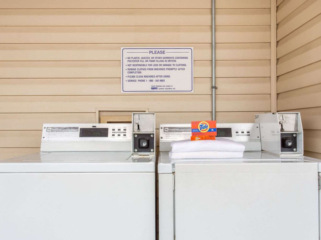 Super 8 by Wyndham Monticello主图