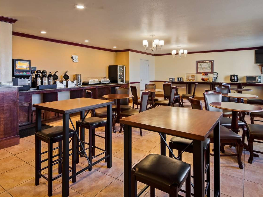 Best Western Plus John Jay Inn & Suites主图