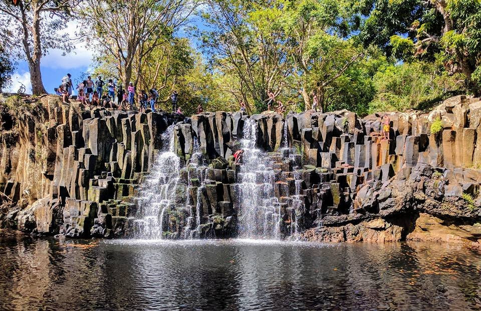 里维耶尔德桑吉耶旅游景点-Rochester Falls