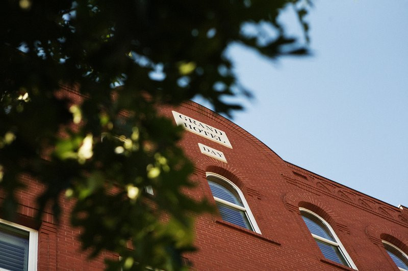 格兰德酒店主图