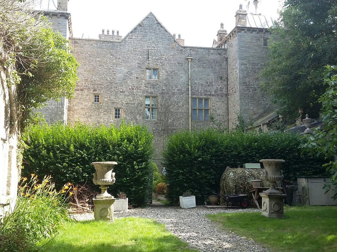 Plas Teg Jacobean Mansion景点图片