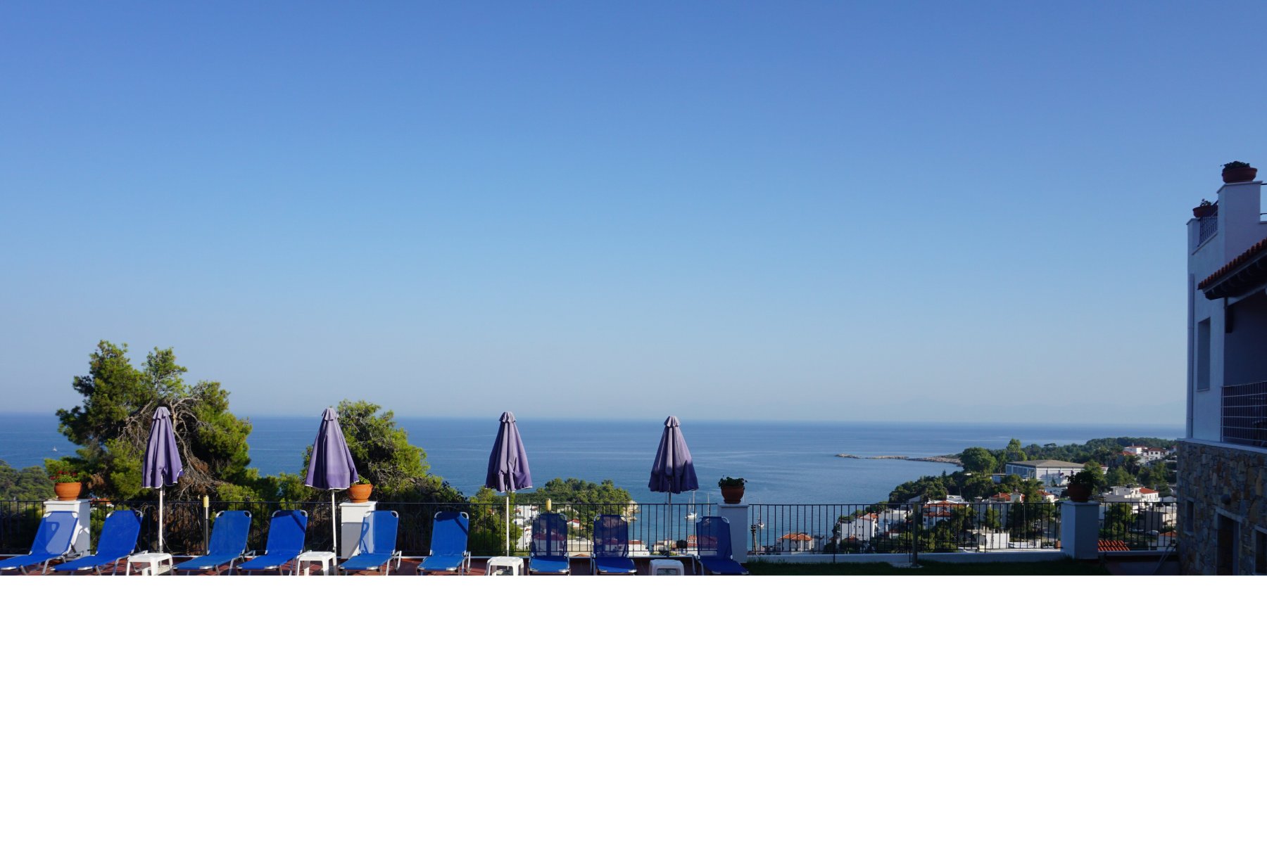 Atrium of Alonissos-泳池