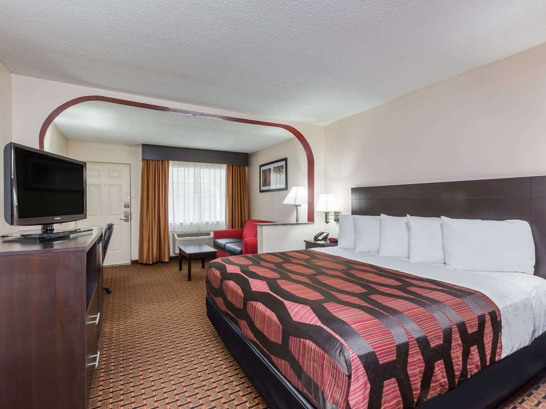 珀尔/杰克逊机场戴斯酒店主图