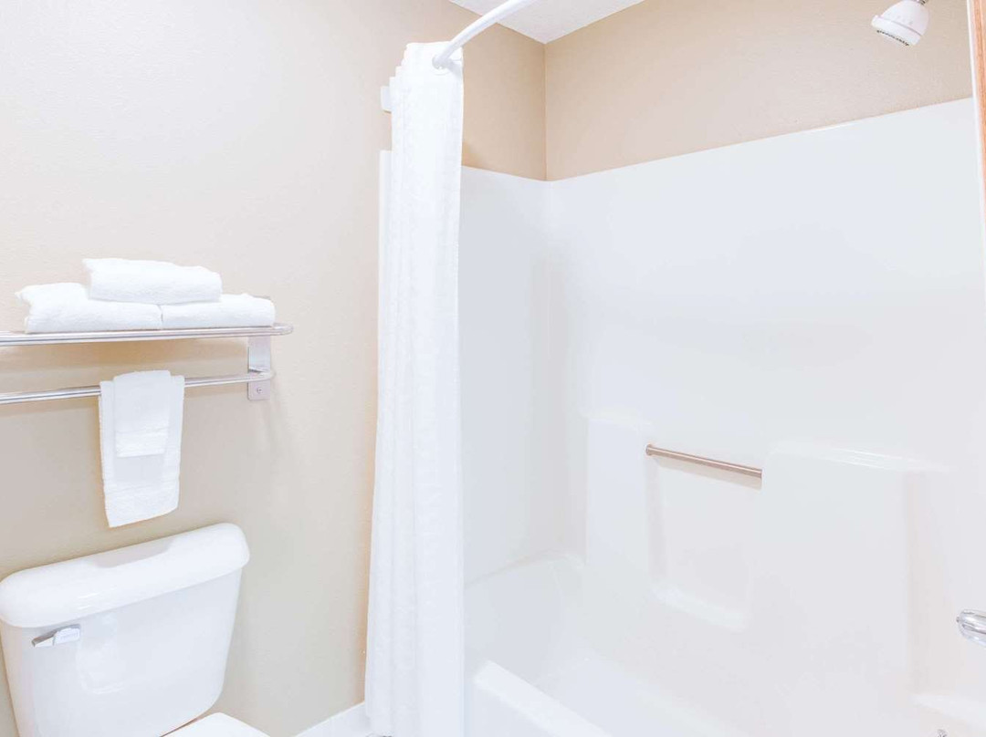 Super 8 by Wyndham Le Claire/Quad Cities主图