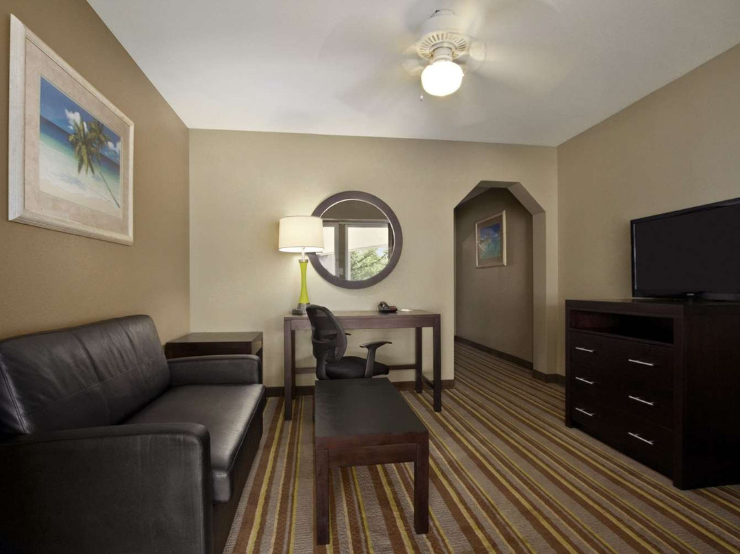 Super 8 by Wyndham Tupelo Airport主图