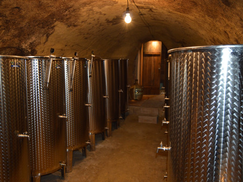 Vinarstvo Zwinery-Zelovce必去景点