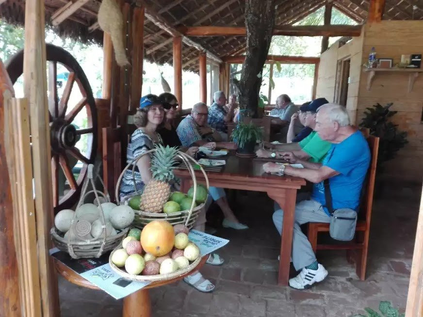 Hambegamuwa餐馆和美食-Pastoral Resort