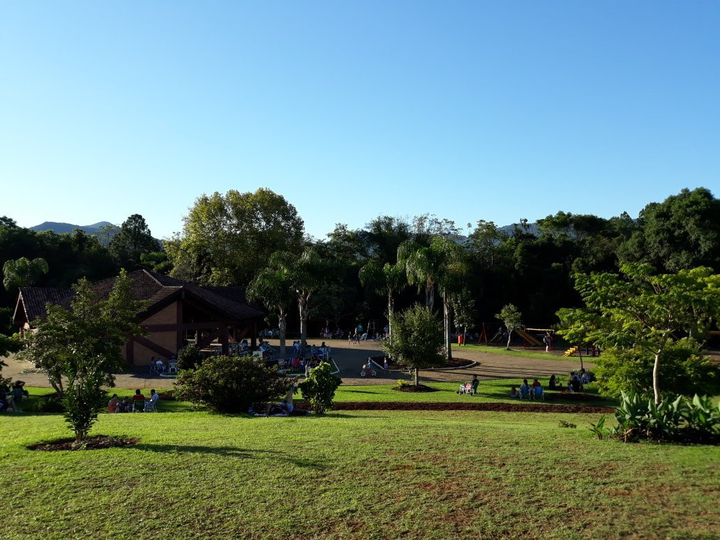 Parque Municipal Romeo Benício Wolf-Dois Irmaos必去景点