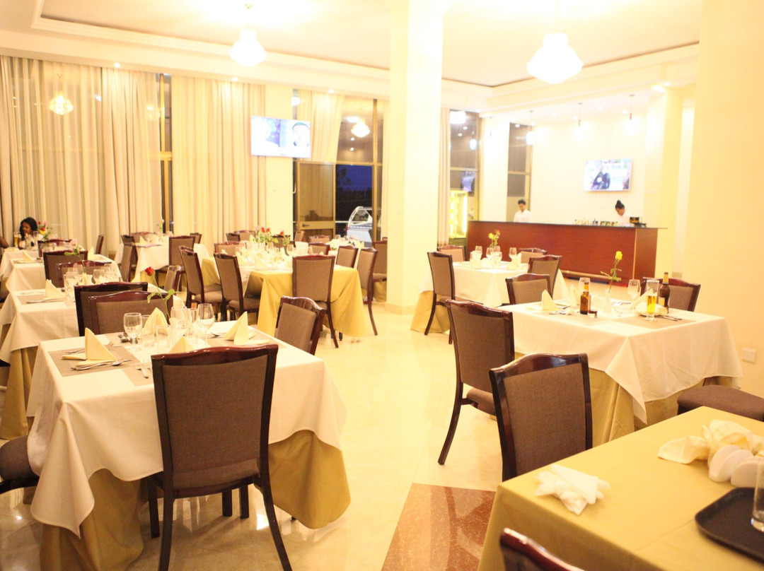 Water Front Hotel主图