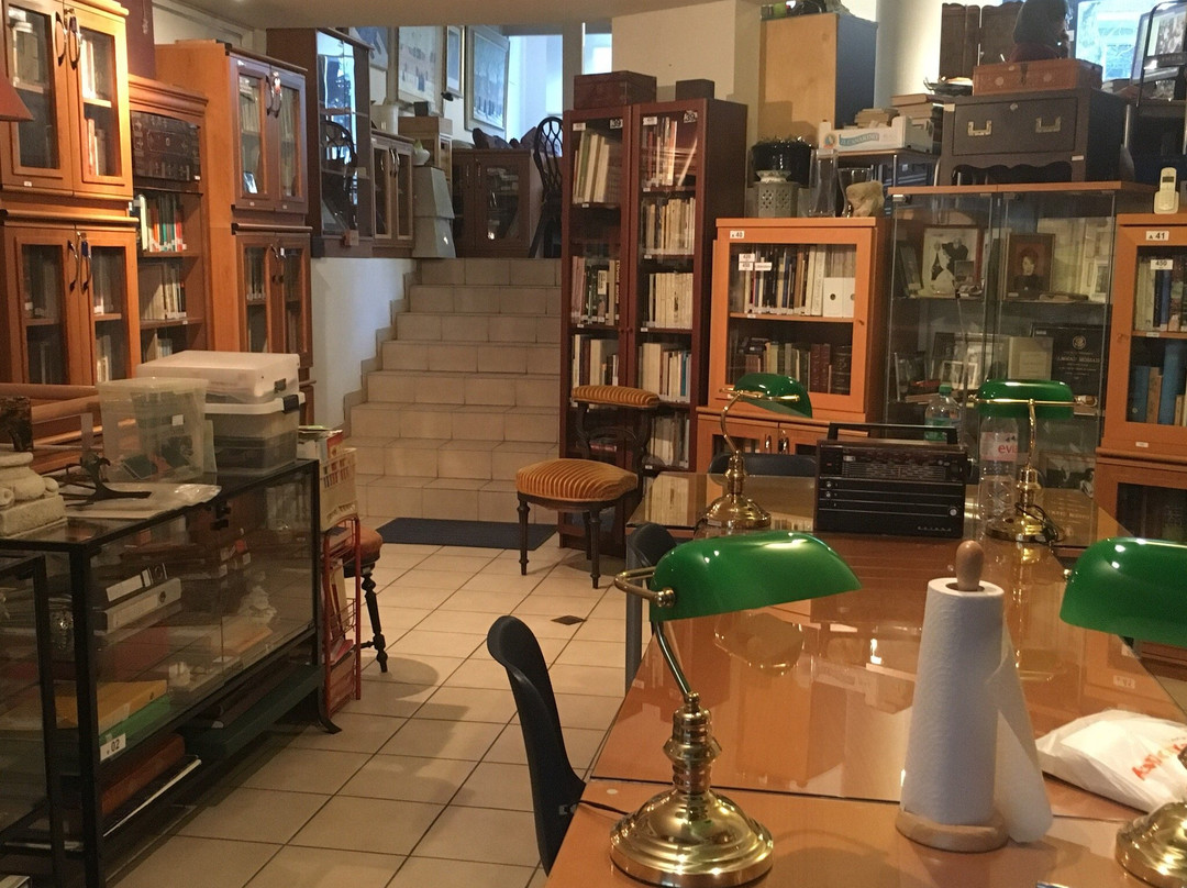Mossadegh Foundation - Library of Iranology-卡鲁日必去景点