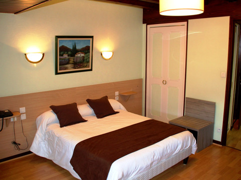 圣休伯特酒店主图