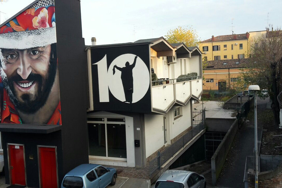 Murale a Luciano Pavarotti景点图片