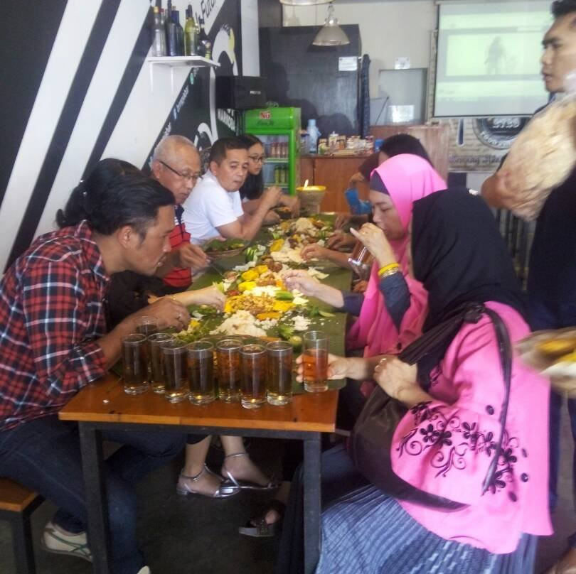 Budi House & Food Station主图