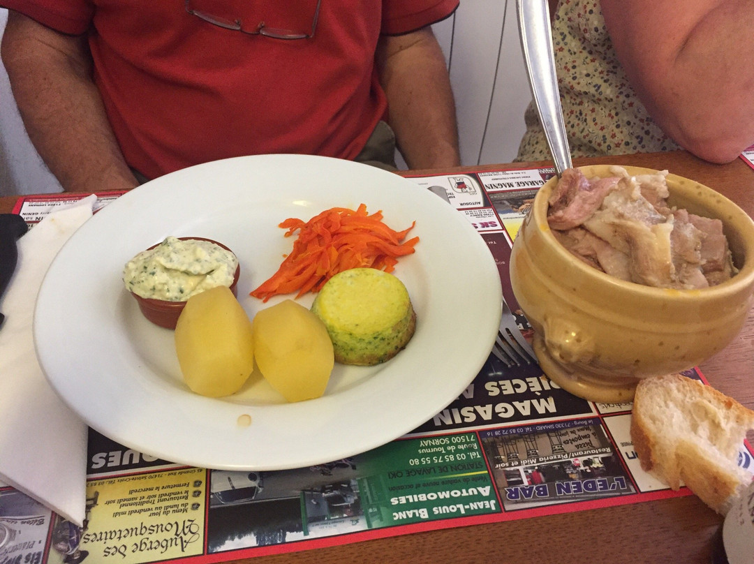 Sainte-Croix餐馆和美食-Auberge des Mousquetaires