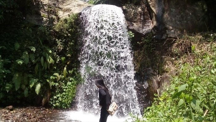 Sisir Waterfall景点图片