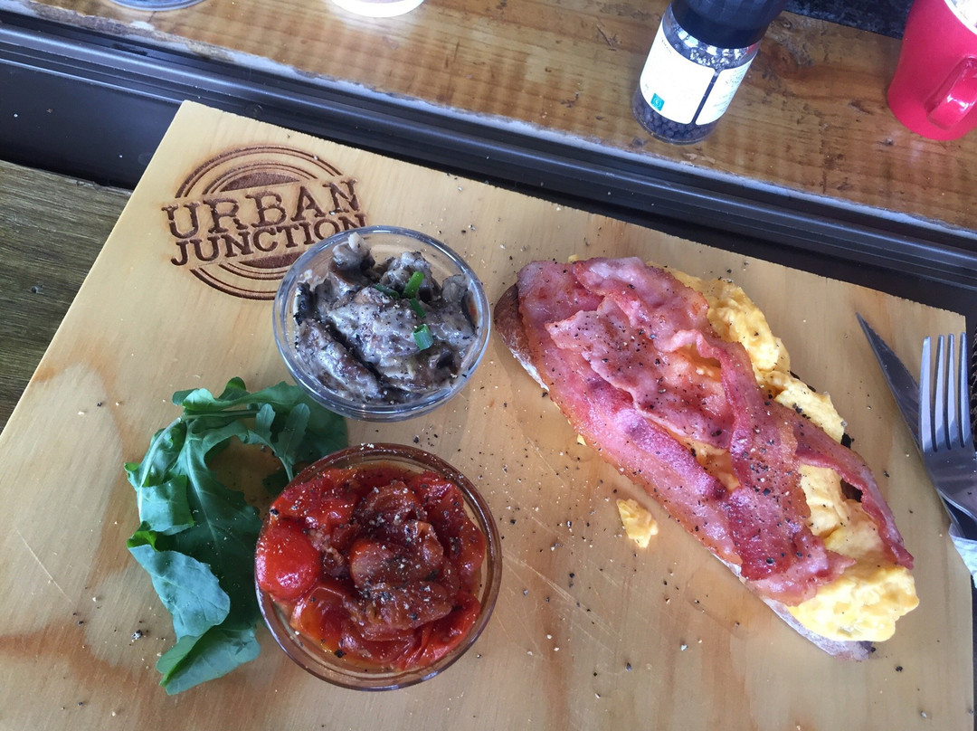 Nahoon餐馆和美食-Urban Junction