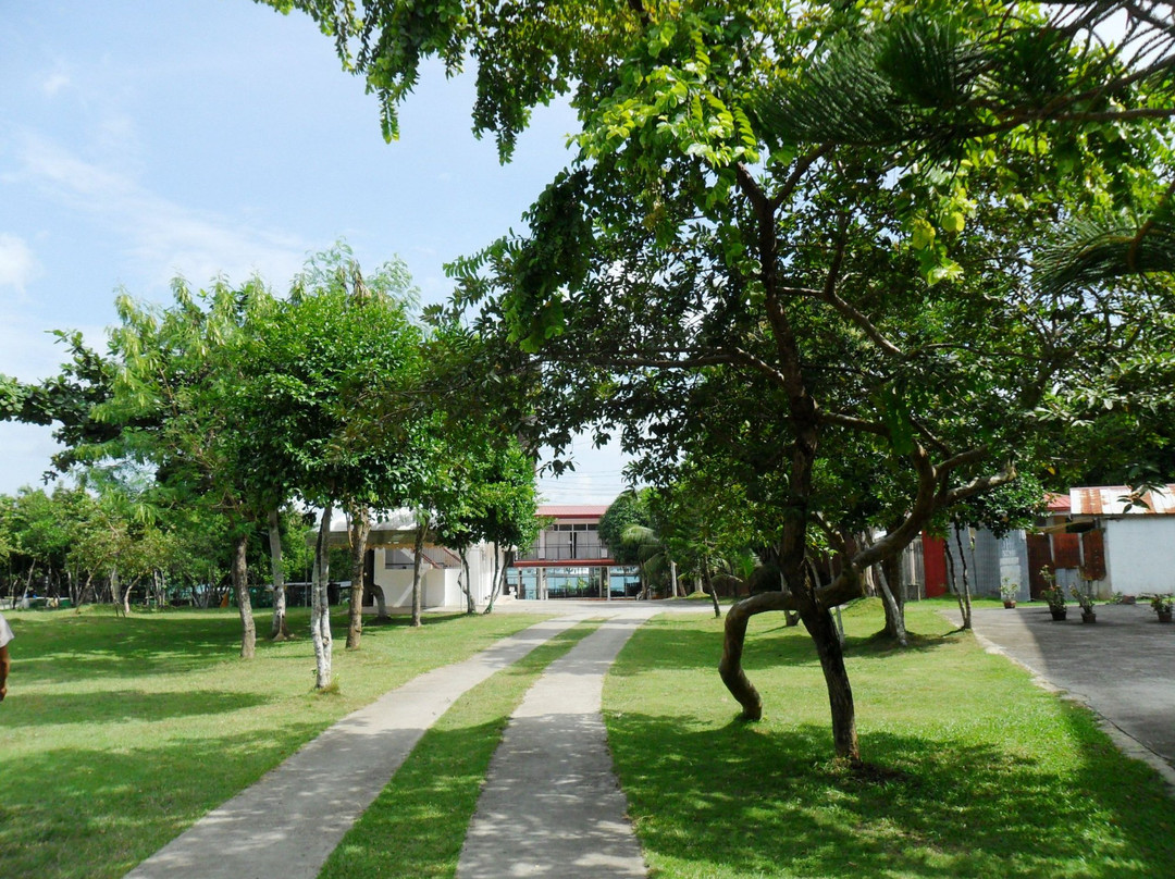 Ladaga Inn Hotel主图